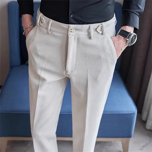 Pantalones ajustados de moda para hombre