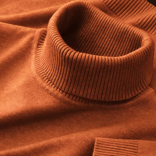 Suéter de cuello alto estilo coreano para hombre